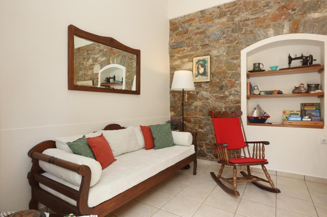 Babina'S Place-Traditional House In إرموبولّي المظهر الخارجي الصورة
