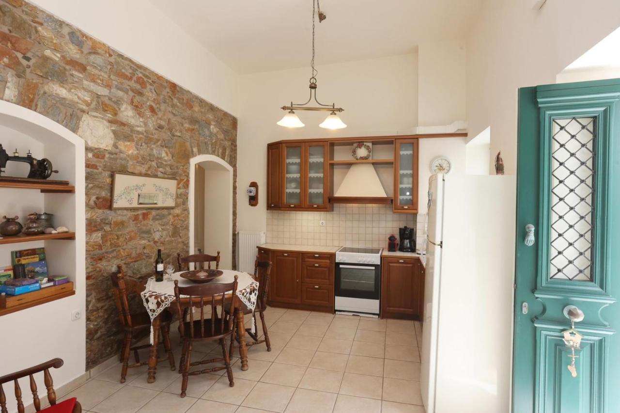 Babina'S Place-Traditional House In إرموبولّي المظهر الخارجي الصورة